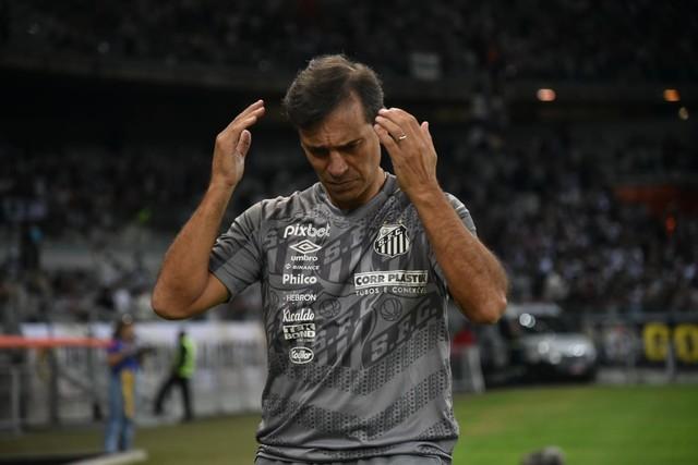 Santos se supera no Mineirão, mas resultados ligam o alerta