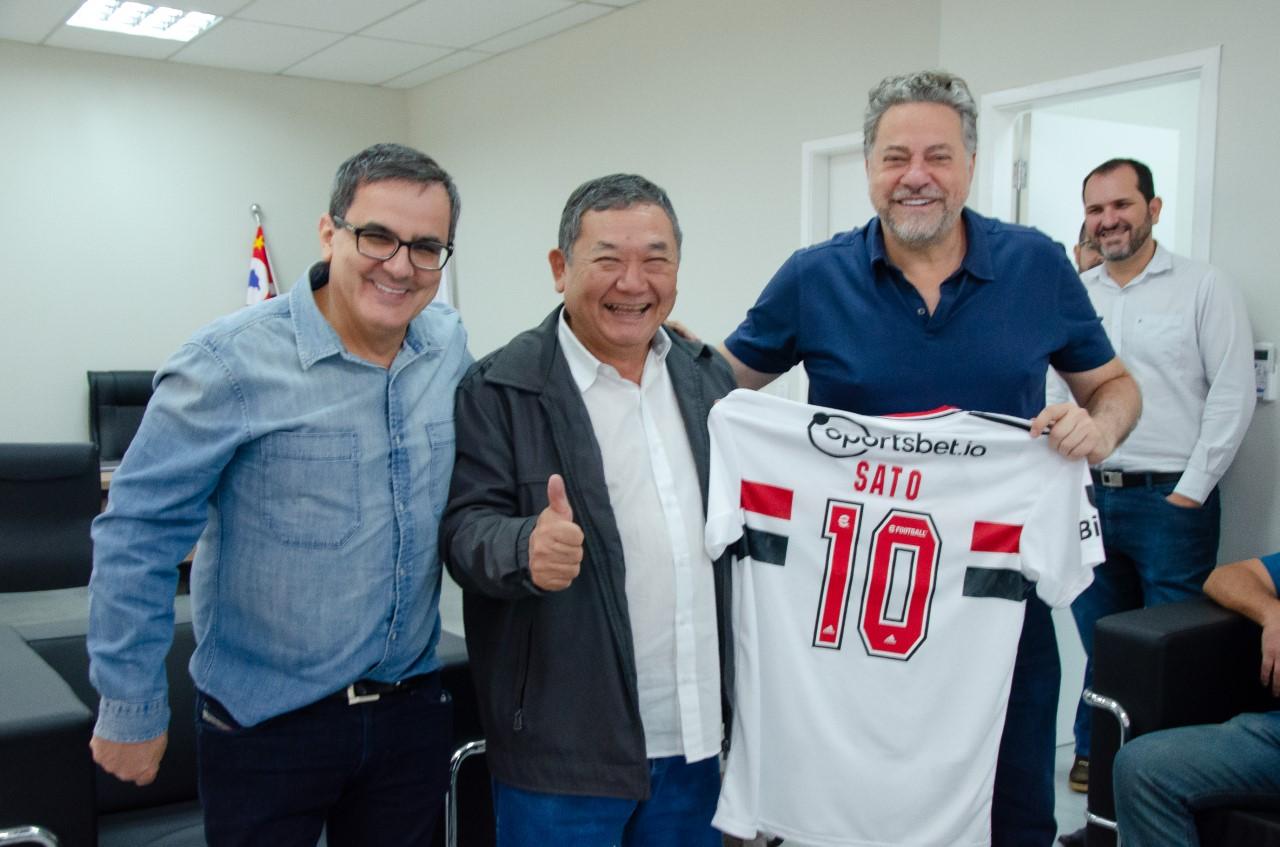 Doutor Sato recebe diretoria e presidência do Santos e do São Paulo Futebol Clube