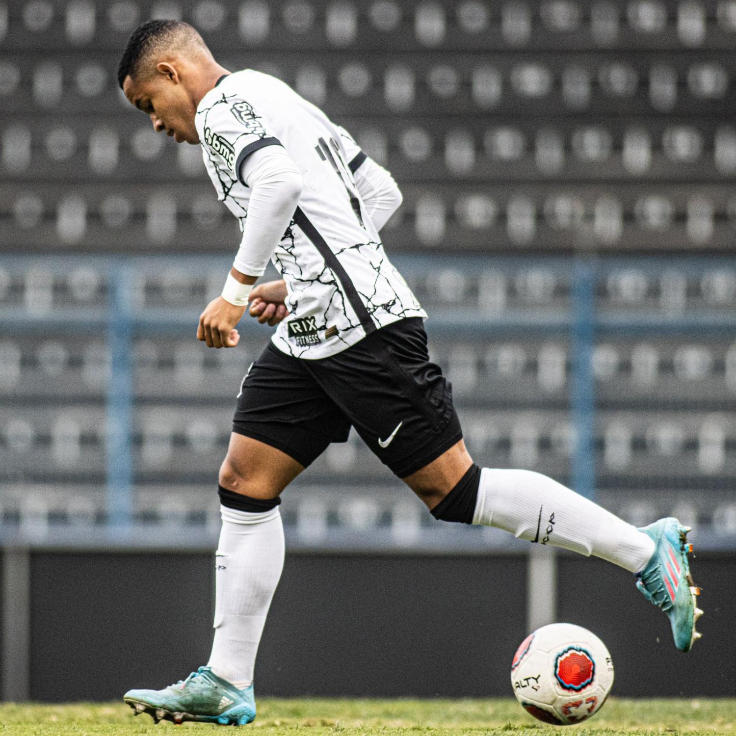 Joia do Corinthians de 16 anos faz sua estreia pelo Campeonato Paulista Sub-20