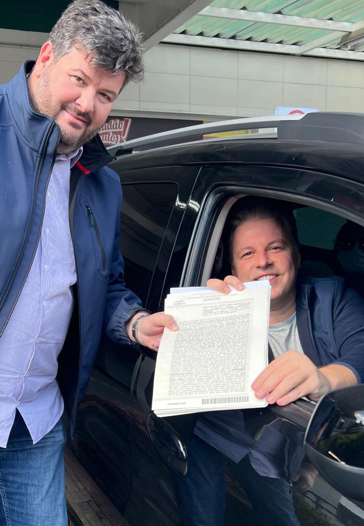 Prefeito Igor Soares assina documento para regularização fundiária de mais de 4,8 mil imóveis na região da Cohab