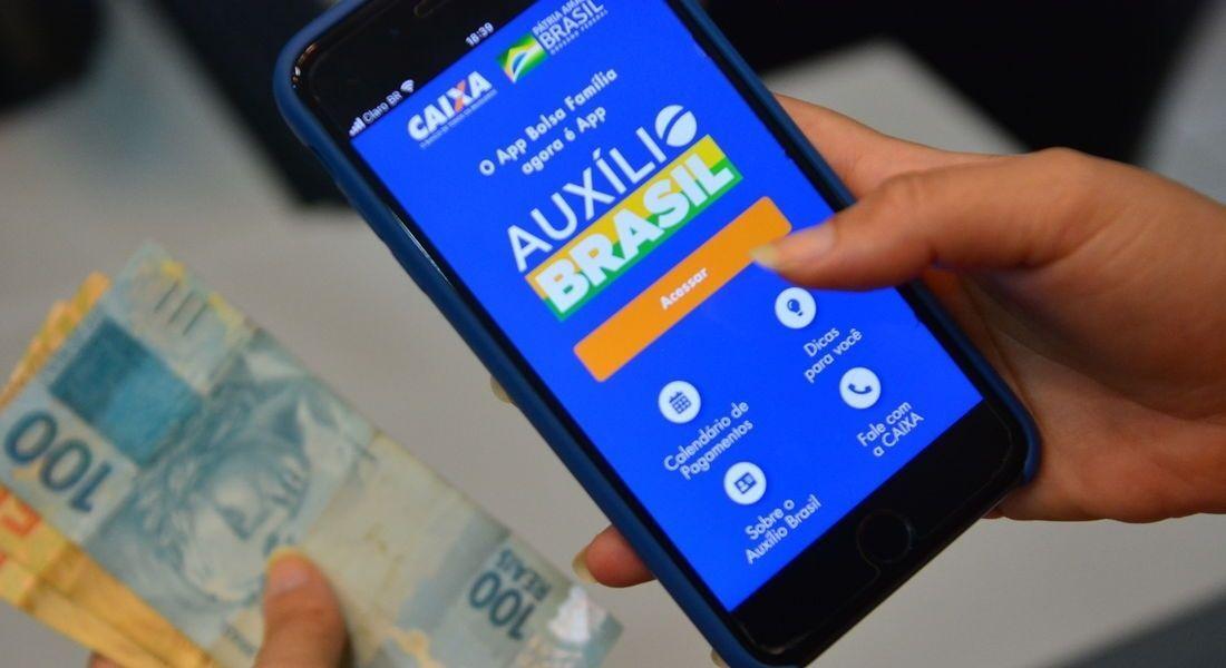Auxílio Brasil de R$ 600 começa a ser pago amanhã; veja calendário e como saber se foi aprovado