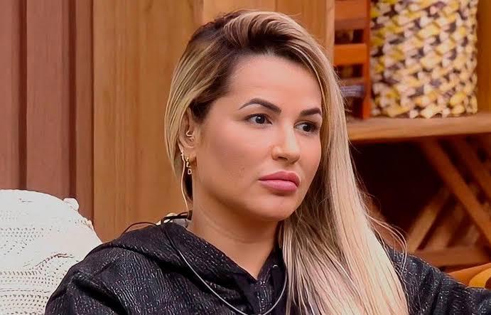 Deolane ameaça peões em caso de sair cancelada do reality da Record