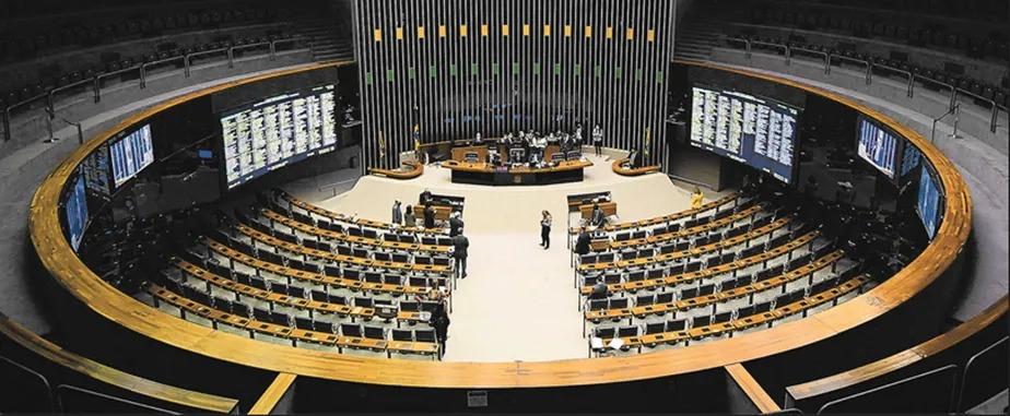Eleição reduz número de partidos na Câmara e dá início à temporada de fusões