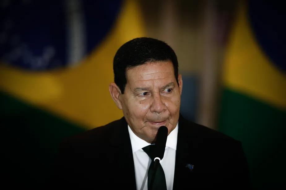 Entrevista: ‘Nós concordamos em participar do jogo, agora não adianta mais chorar’, diz Mourão