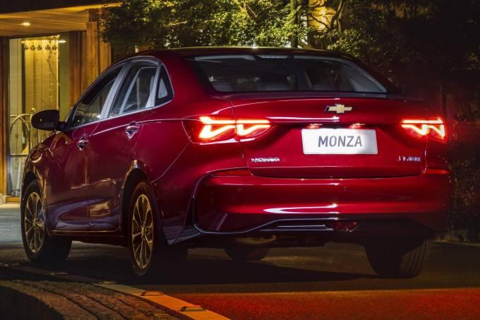 Novo Chevrolet Monza é híbrido, faz quase 21 km/l e custa menos que o Onix