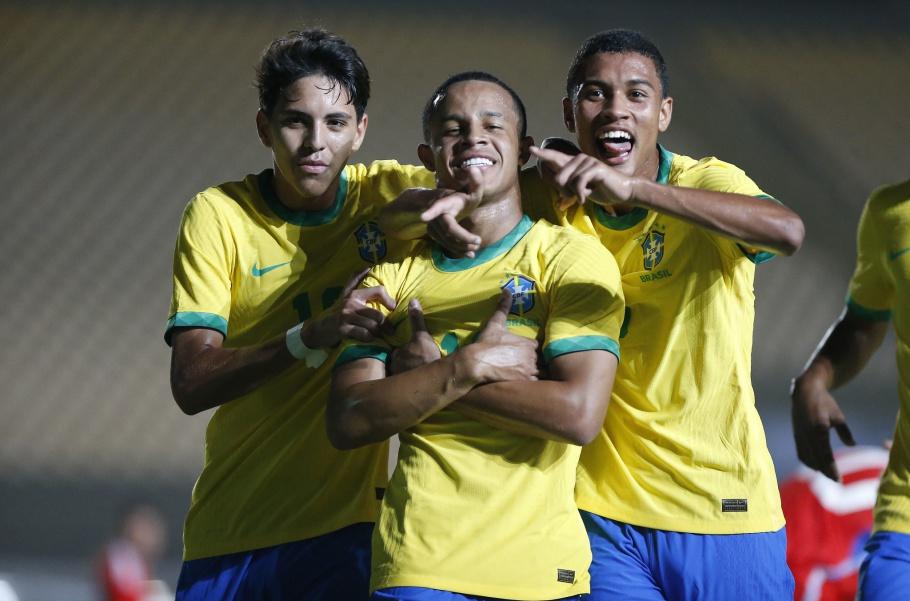 Com golaço de Pedro, Seleção Brasileira goleia o Chile por 5x0