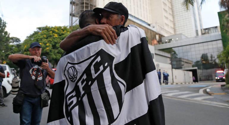 Velório de Pelé será realizado na Vila Belmiro e aberto ao público