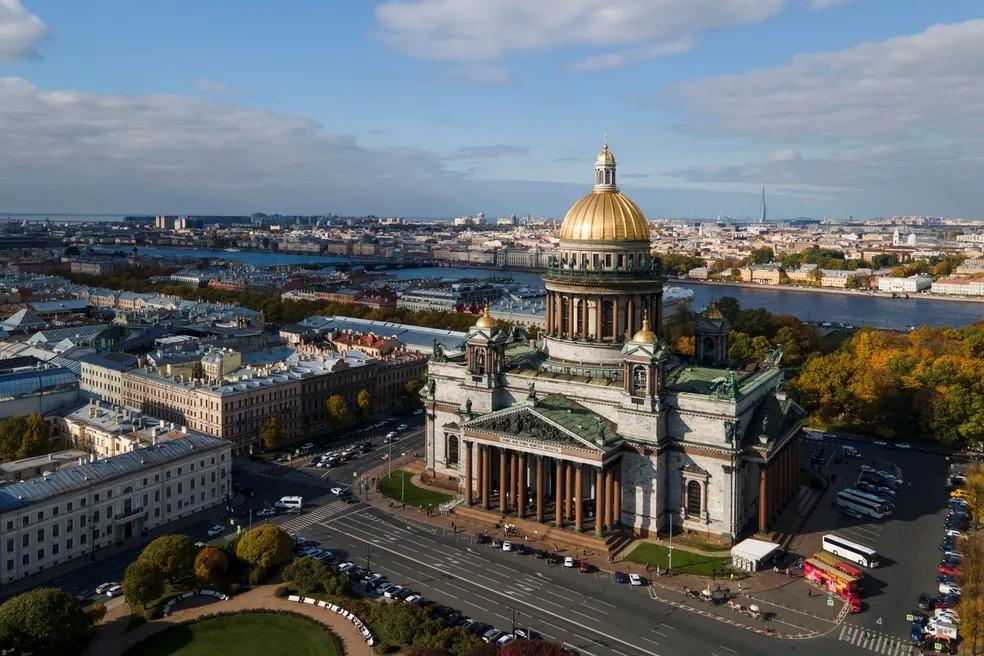Rússia detecta objeto não identificado no céu e fecha espaço aéreo de São Petersburgo
