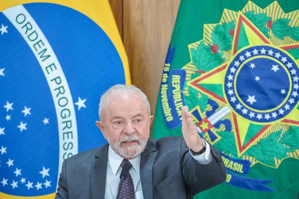 Um ano de guerra na Ucrânia: Lula diz ser 'urgente' que países não envolvidos negociem fim do conflito