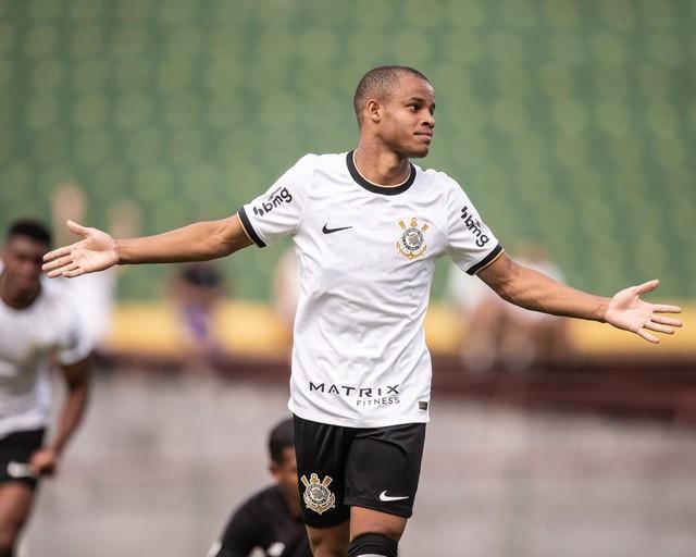 Com Fernando Lázaro de olho, Pedrinho marca e Corinthians vence o Bragantino no Brasileiro Sub-20