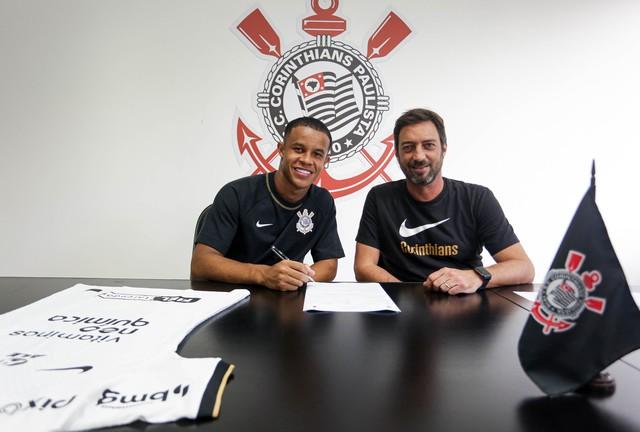 Timão anuncia renovação de contrato do atacante Pedro