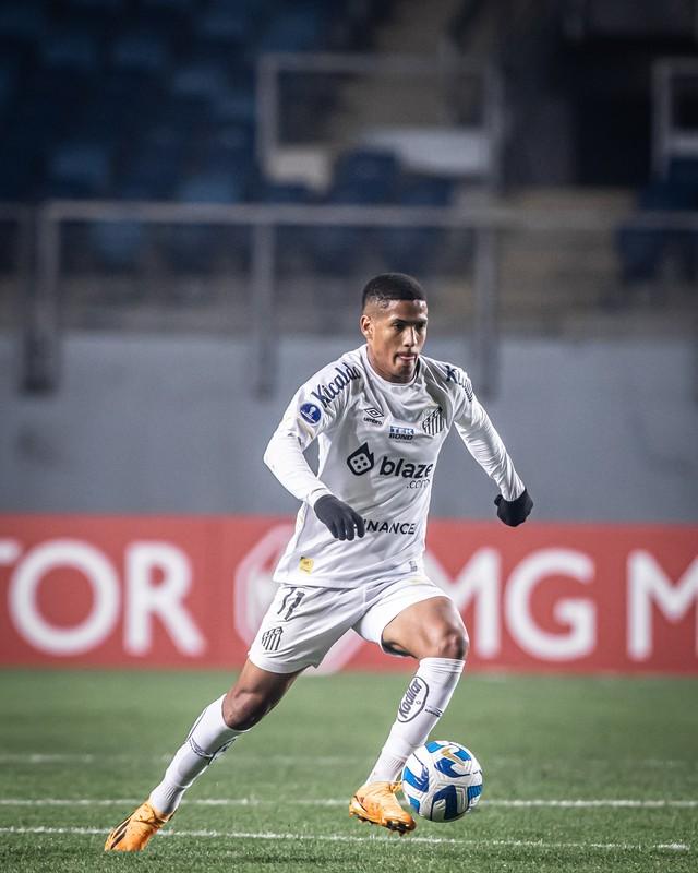 Ângelo diz que foi chamado de macaco em derrota do Santos e diz: 