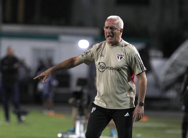 Dorival elogia time reserva do São Paulo e vibra com sequência: 