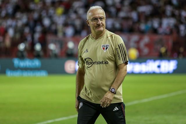 Dorival muda rotina no São Paulo e dá treinos em cidades dos jogos fora de casa; entenda método