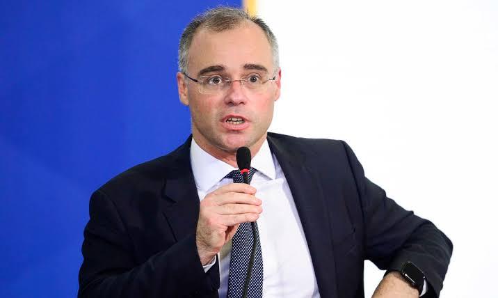 Mendonça derruba suspensão do julgamento do STJ sobre impostos que pode render R$ 90 bilhões ao governo