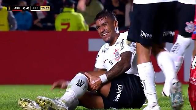Paulinho chora e mostra abatimento com nova lesão pelo Corinthians: 