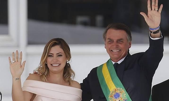 PF apreende celulares de Jair Bolsonaro e Michelle