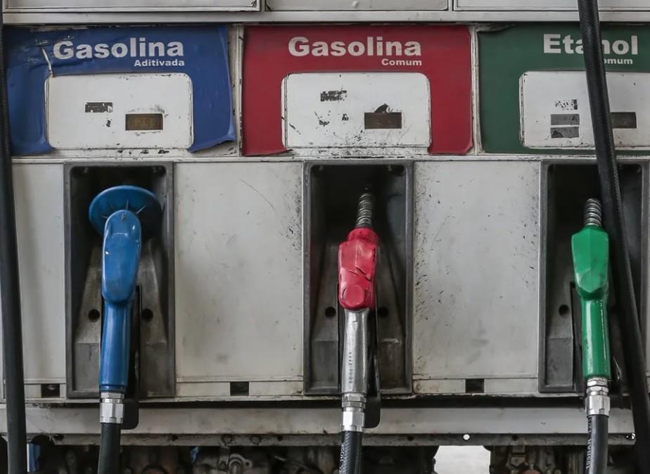 Preço da gasolina vai subir em quase todo o país e cair apenas em 3 estados.Aonde vai ficar mais caro encher o tanque