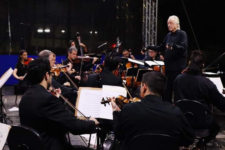 Uma multidão recebeu o Maestro João Carlos Martins em Jandira