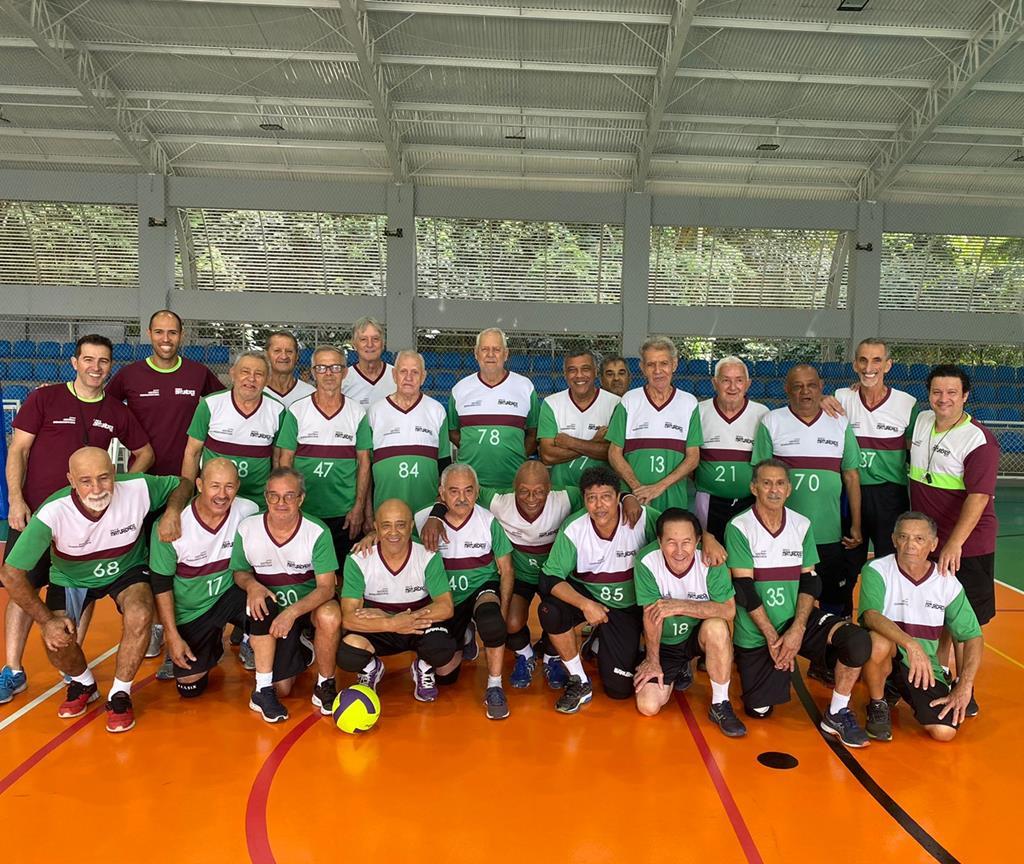 Vôlei adaptado é fator de união no Parque da Maturidade