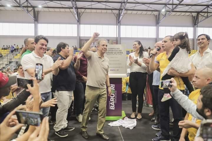Ao lado dos filhos, Dep. Bruna Furlan e Furlan Filho, Rubens Furlan, inaugura o maior Complexo Esportivo da Região