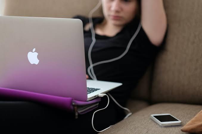 Rede sem lei: no Discord, criminosos violentam e humilham meninas menores de idade