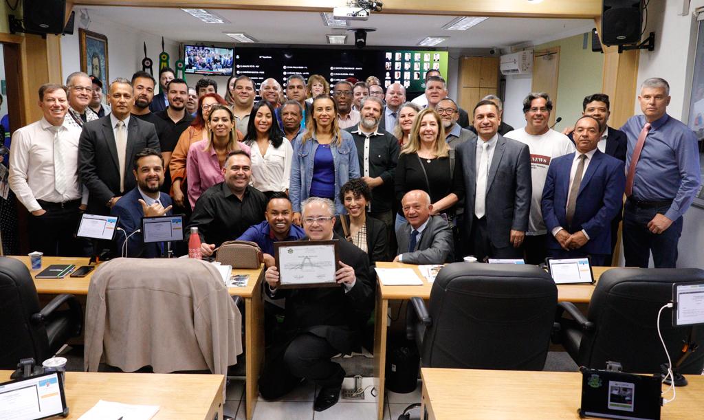 Legislativo osasquense reafirma papel dos profissionais de imprensa da região