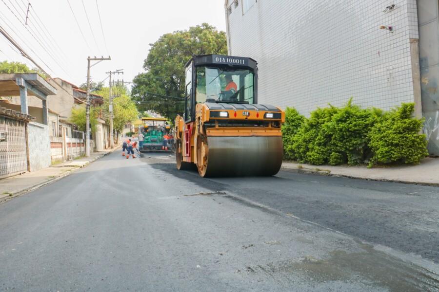 Prefeitura de Carapicuíba inicia obras de recapeamento da Vila Municipal e Granja Viana