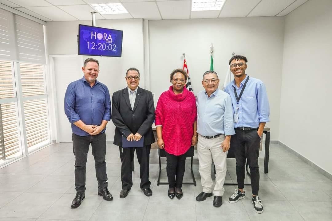 Doutor Sato recebe representantes da Yamaha e Sodexo em seu gabinete