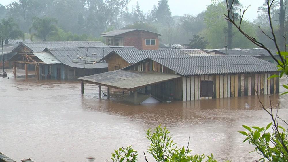 Ciclone extratropical deixa 4 mortos e provoca destruição no RS; veja situação de cidades mais atingidas