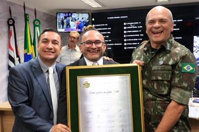 Câmara de Osasco reconhece trabalho de coronel da Polícia do Exército