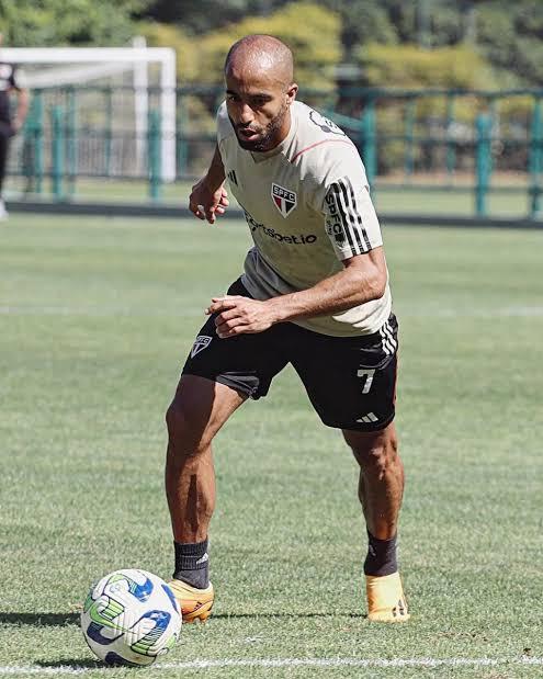 Escalação do São Paulo: Lucas treina e deve jogar o clássico; Igor Vinicius é desfalque