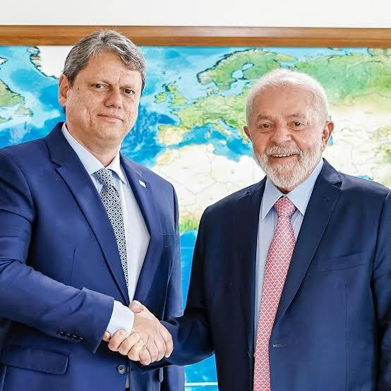 Lula e Tarcísio se reúnem e decidem firmar parceria entre União e estado na obra do túnel Santos-Guarujá