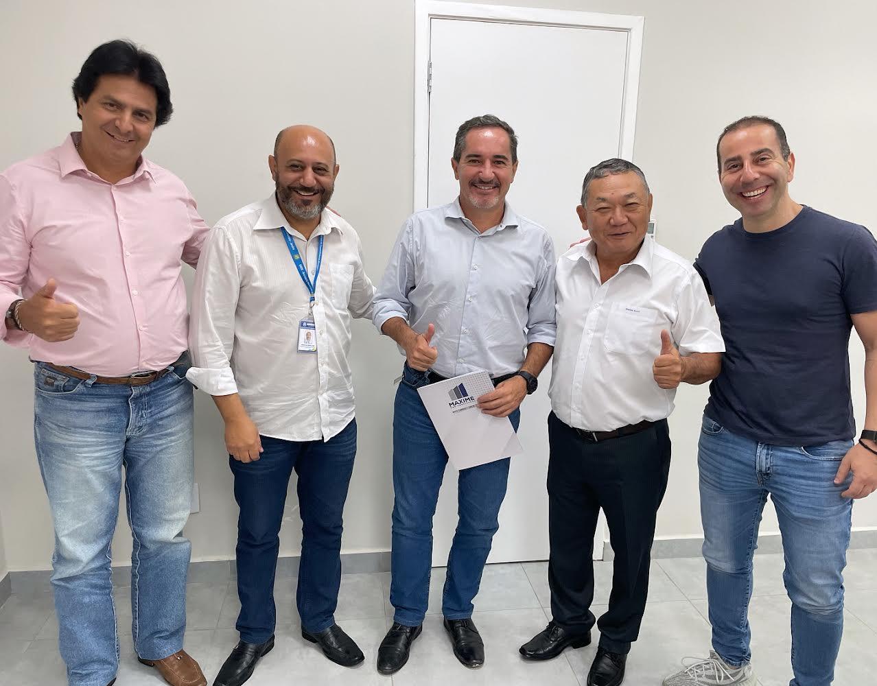 Casa São Pedro: Doutor Sato fortalece parcerias comerciais para o crescimento de Jandira