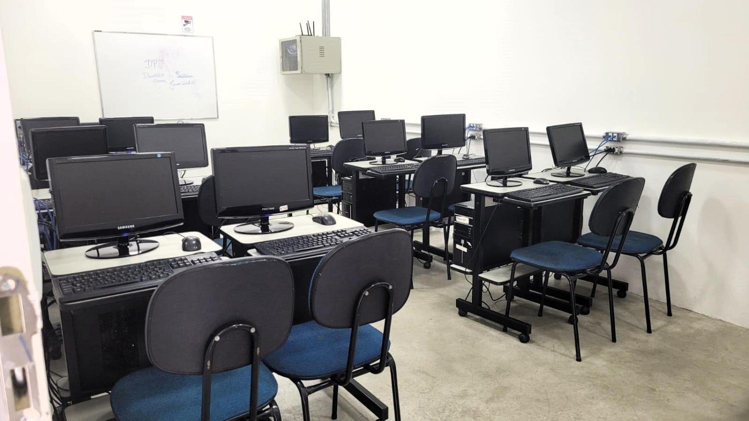 Divisão de Políticas para Juventude de Jandira anuncia novas vagas para curso gratuito de informática