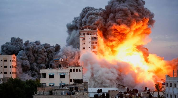 Israel quer responder ataque, Irã vê assunto encerrado e comunidade internacional tenta evitar escalada do conflito