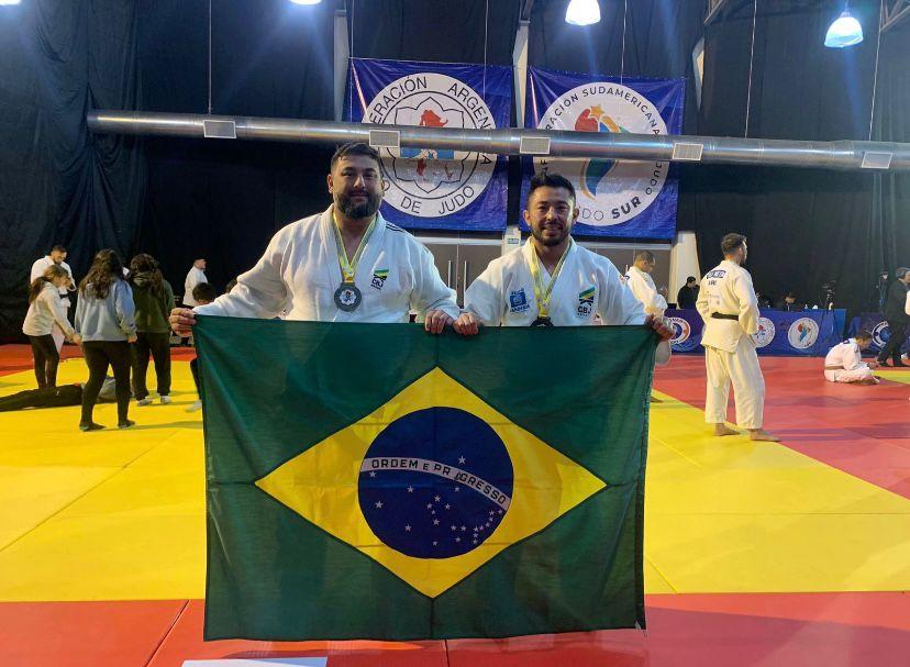 Judocas de Jandira elevam o nome da cidade em competição internacional na Argentina