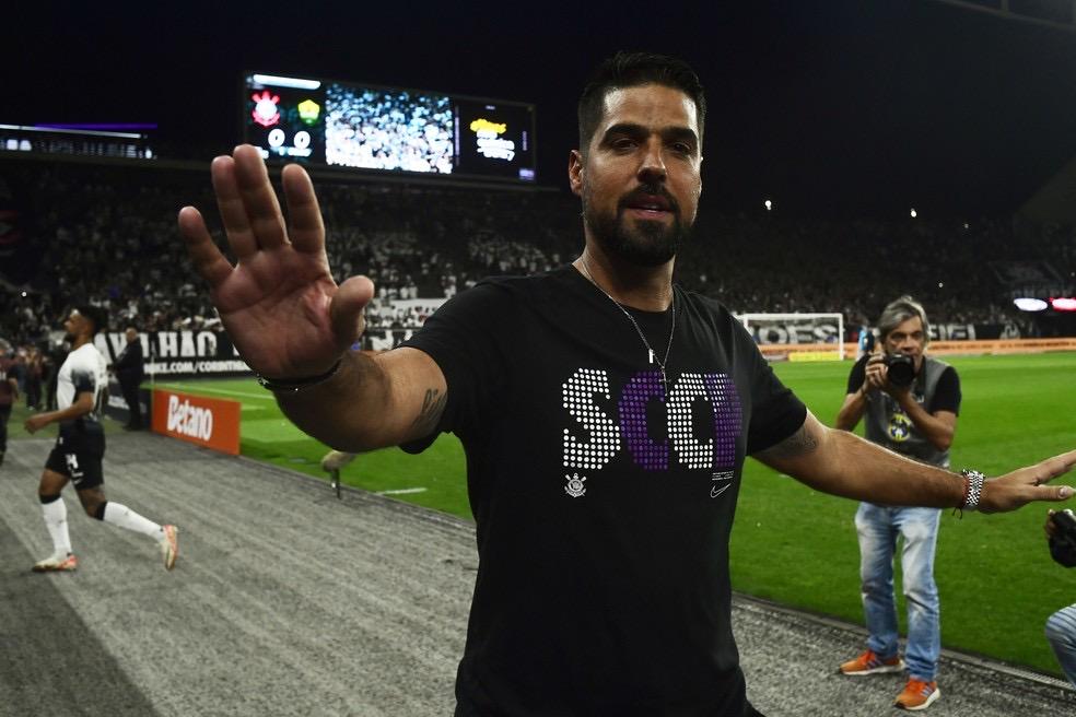António consegue sobrevida, mas vê pressão aumentar no Corinthians às vésperas de Dérbi