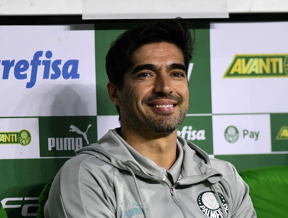 Abel explica mudanças feitas no Palmeiras para chegar à vitória e exalta 