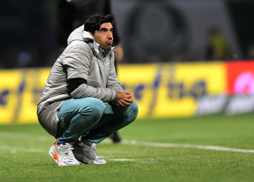 Abel rebate críticas e exalta trabalho do Palmeiras na base: 