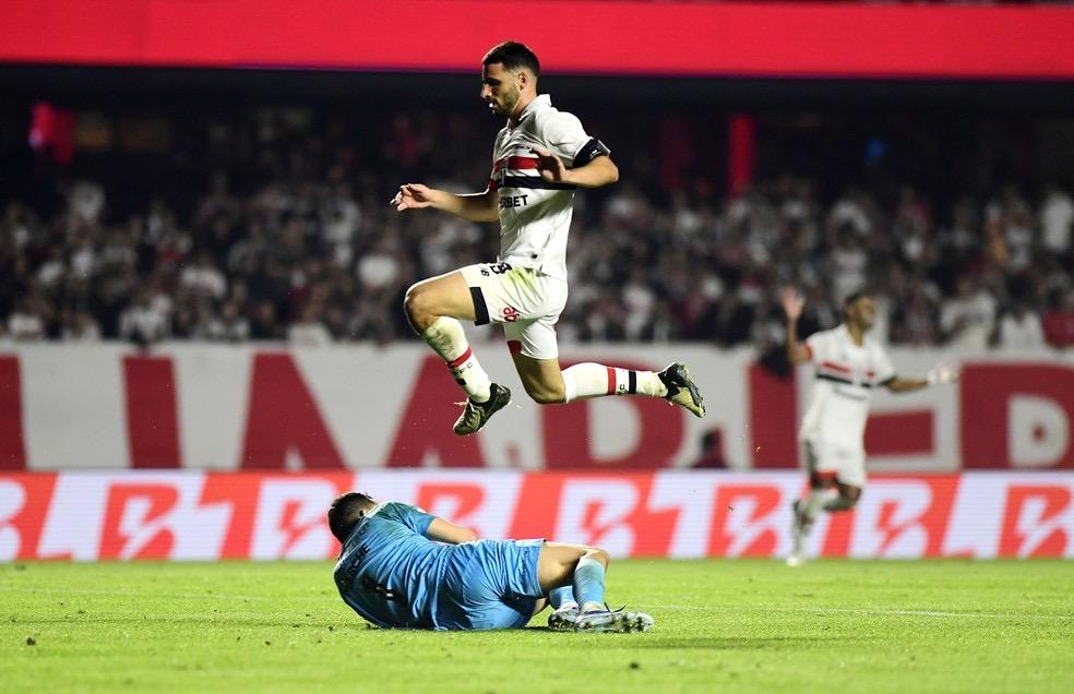 Calleri é avaliado e não tem lesão, mas vira dúvida no São Paulo contra o Juventude
