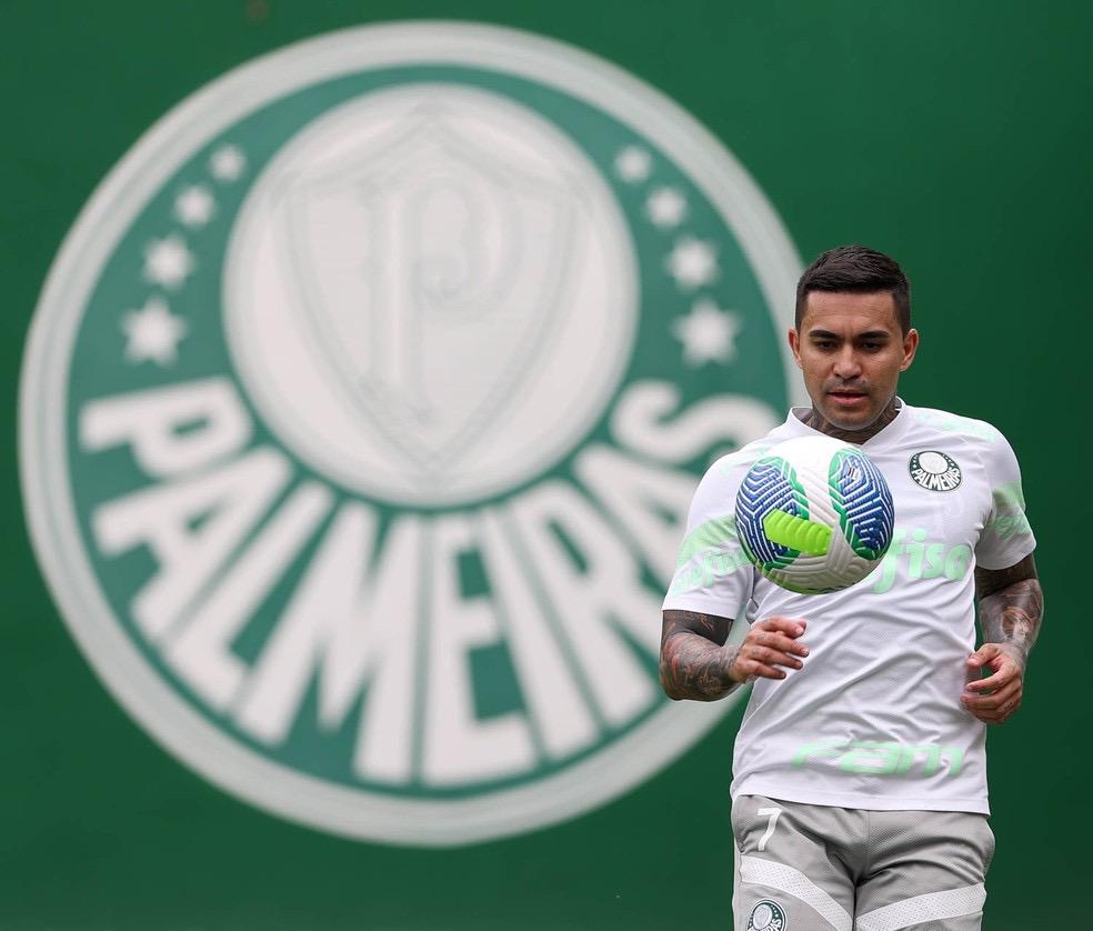 De ídolo a moeda de troca: Dudu vive turbulência no Palmeiras e se vê isolado após desistir do Cruzeiro