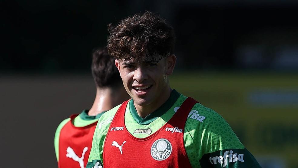 Giay aparece no BID e pode estrear pelo Palmeiras contra o Cruzeiro