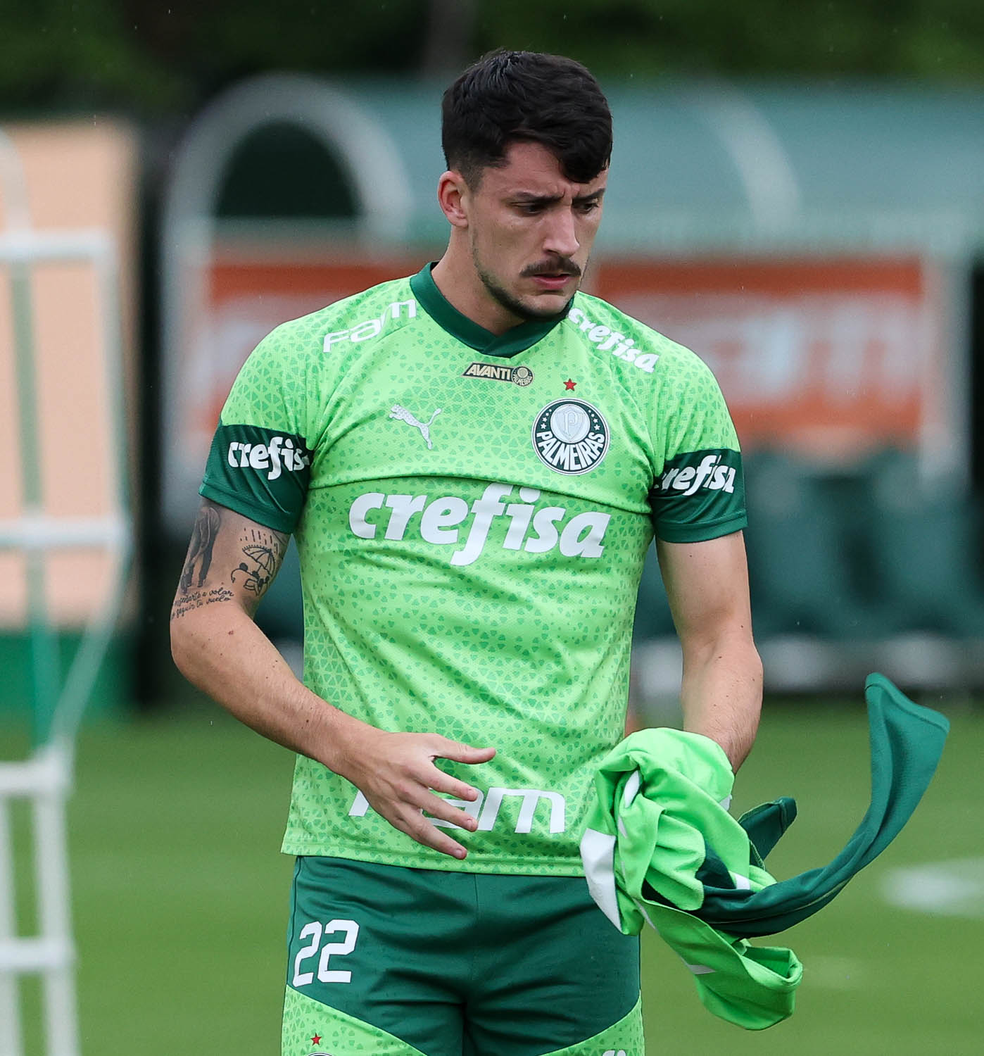 Piquerez, do Palmeiras, sofre lesão no joelho e será operado