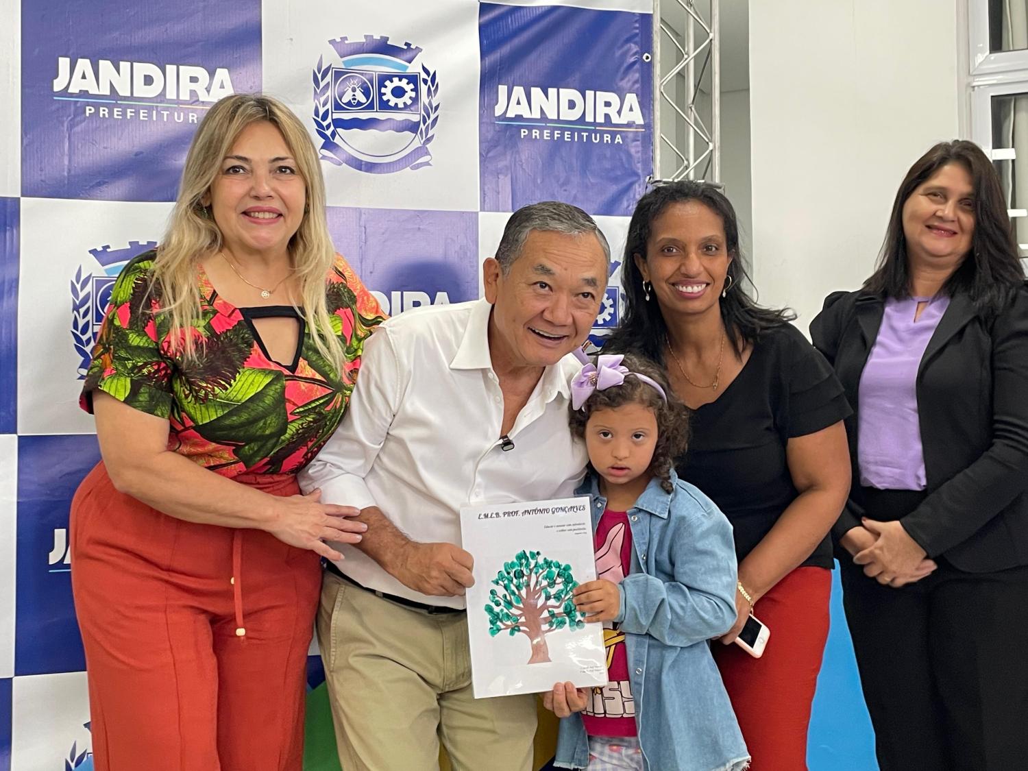 Prefeito Dr. Sato Entrega Ampliação e Reforma da EMEB Professor Antonio Gonçalves de Oliveira