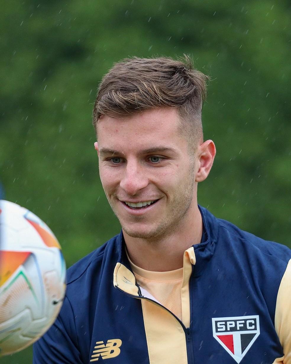 Sai ou fica? Coadjuvante no São Paulo, Galoppo vira protagonista em janela de transferências