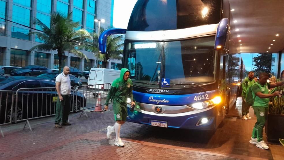Sem Estêvão e Murilo, Palmeiras chega ao Rio para jogo contra o Flamengo; veja os relacionados