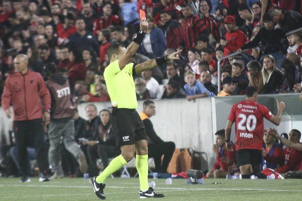 Suspenso, Zubeldía vira desfalque outra vez para o São Paulo e pede 