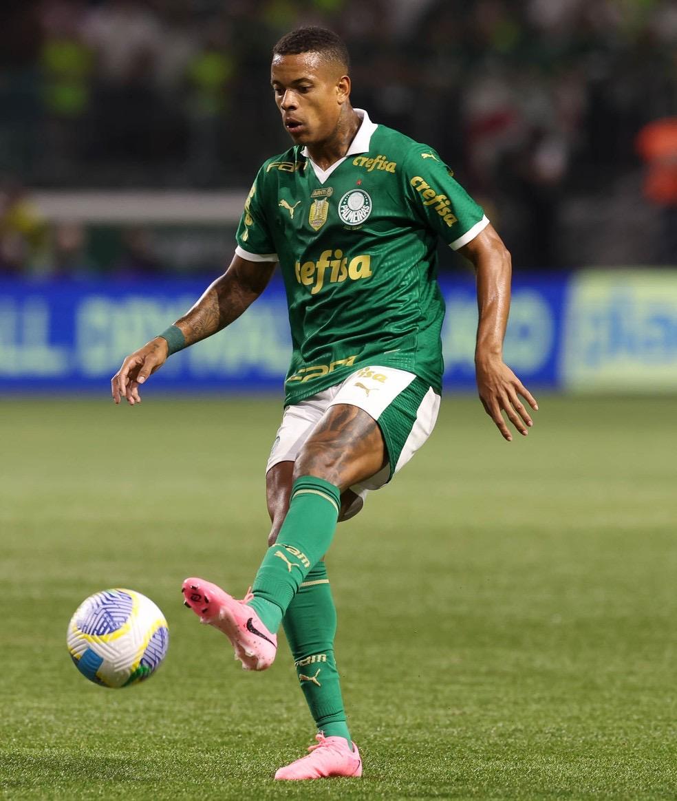 A vez de Caio Paulista: como lateral renasceu e aproveitou a ausência de Piquerez no Palmeiras