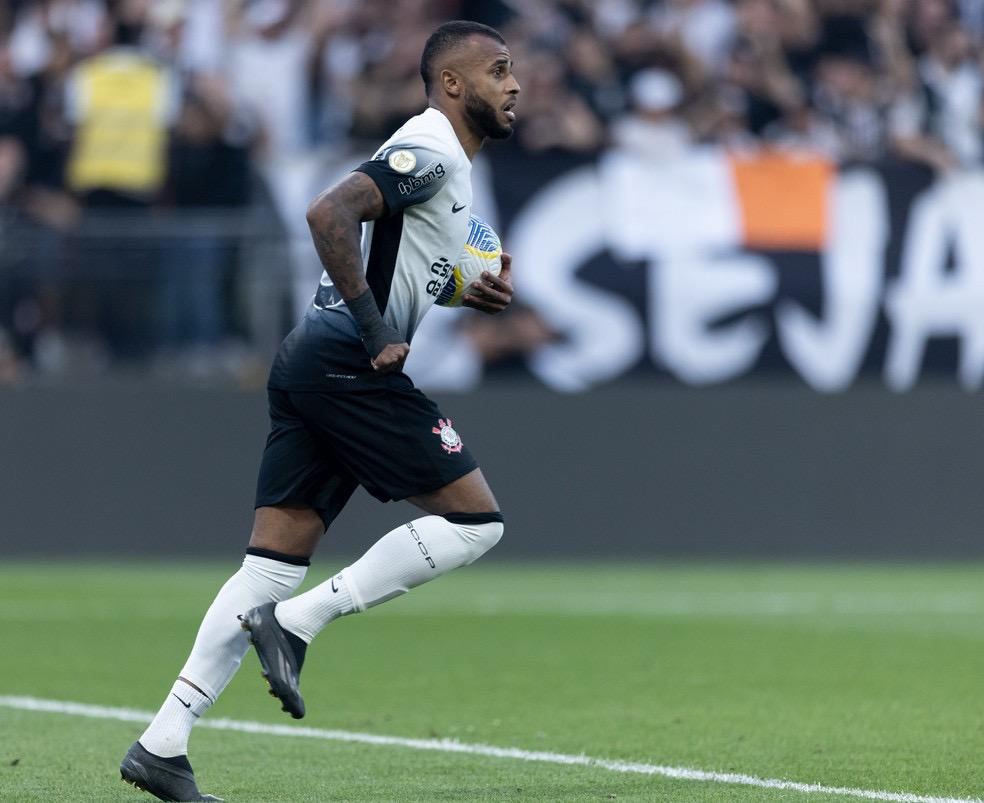 Alex Santana tem lesão diagnosticada na coxa e aumenta lista de desfalques do Corinthians